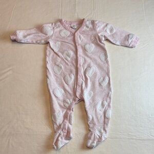 Baby GAP Girls Pink Heart Patterned Ling Sleeve Footie Sleeper Size 6-9 months